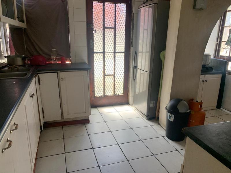 8 Bedroom Property for Sale in Montana Western Cape